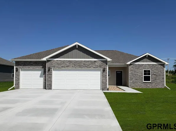 6315 Clear Creek St, Papillion, NE 68157