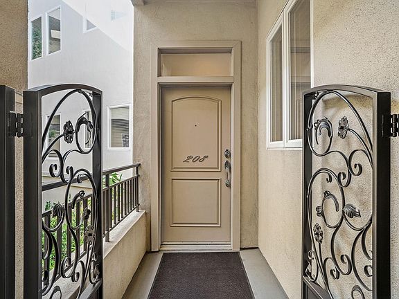2nd image of 11961 Montana Ave #208
