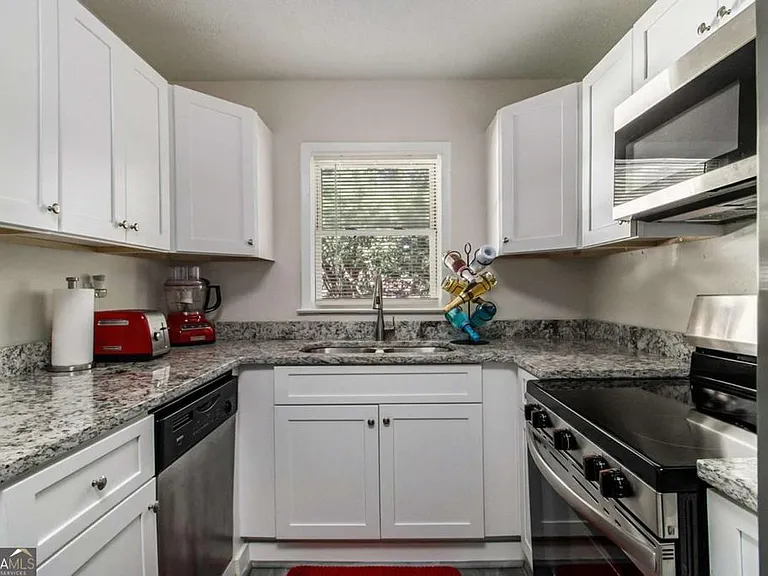3367 Misty Valley Rd — Photo 3