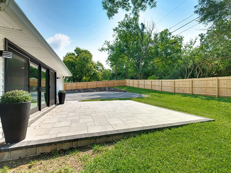 1205 Saint Marys Ln — Photo 34