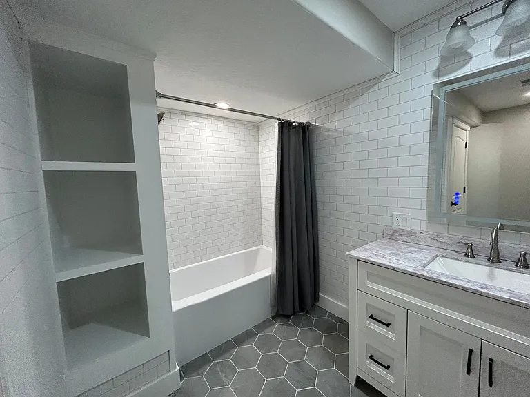 221 N 780 E — Photo 11