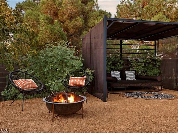 3rd image of 7520 Sisk Rd