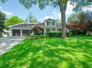 6607 Rainbow Ave, Mission Hills, KS 66208