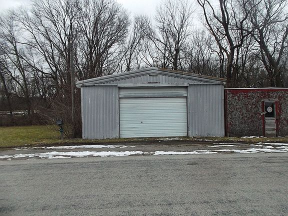 4th image of 1813 N County Highway 27