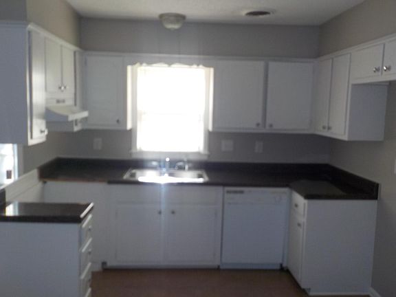 4th image of 2114 Leichester Ln