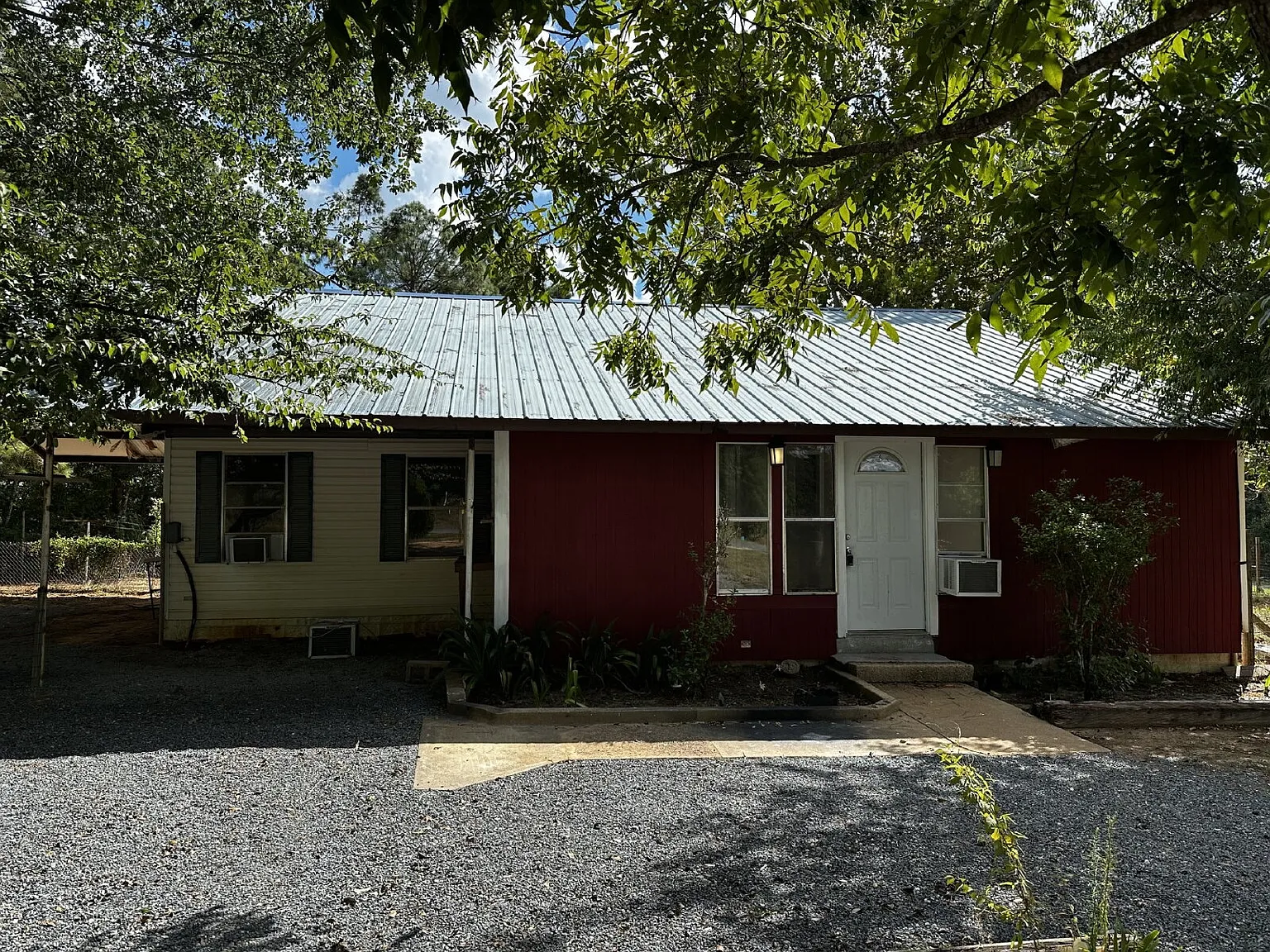 3 bed, 2.0 bath, $1,300 — Photo 2