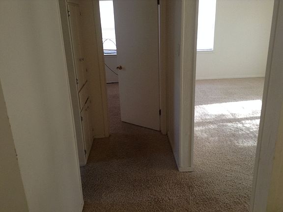 4th image of 1100 W Louisa Ave