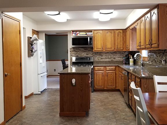 3rd image of 11238 Wyndham Cir