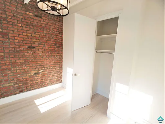 Rented by EXR | media 20