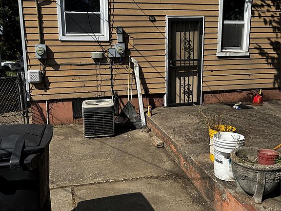 3rd image of 2723 S Liddesdale St