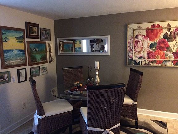 5th image of 213 Sheneman Dr #B