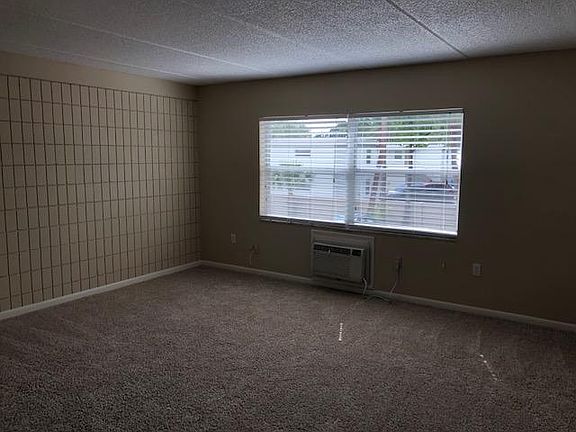 5th image of 302 N Hubert Ave APT 211