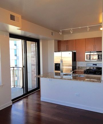 5th image of 451 W Huron St Unit 1307