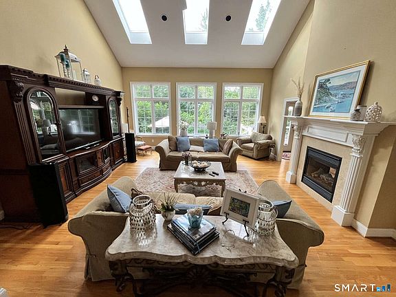 3rd image of 5 Westmont Road