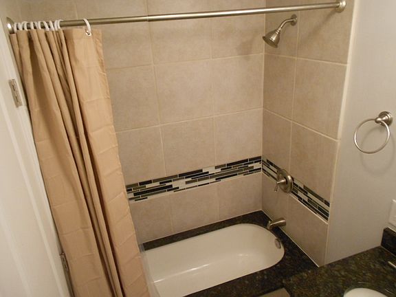 5th image of 2208 Canterbury Ln