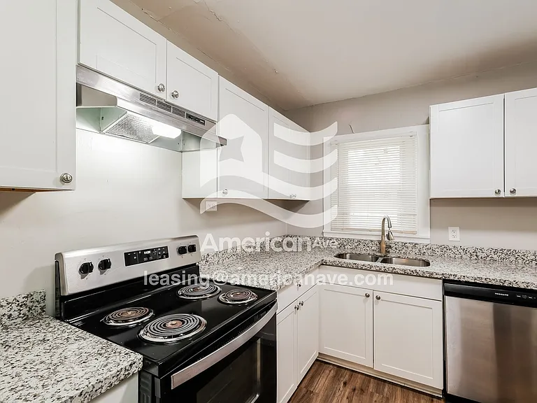 824351_007_kitchen_14314101.jpg