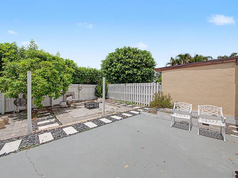 8464 Lake Worth Rd — Photo 23