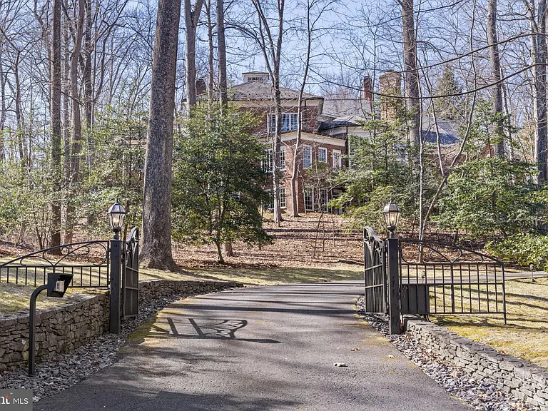 8541 Old Dominion Dr — Photo 108
