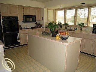 4th image of 6764 Sun Valley Dr
