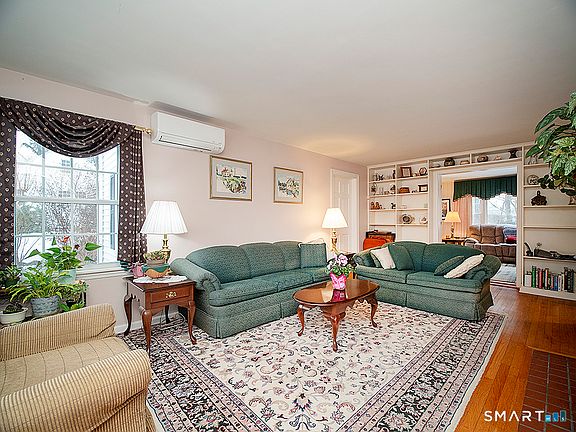 4th image of 71 Vista Road