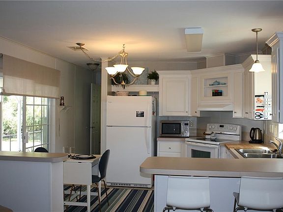 5th image of 88 Rosalie Oaks Blvd