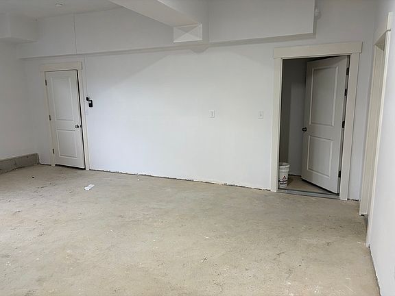 4th image of 74 Valmor St