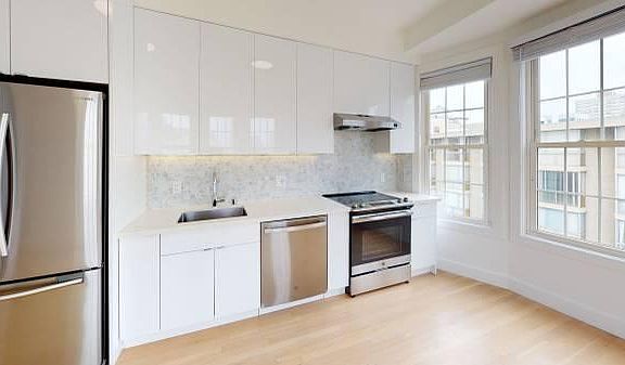 3rd image of 1635 Gough St #302