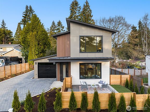 2nd image of 11014 104th Avenue NE