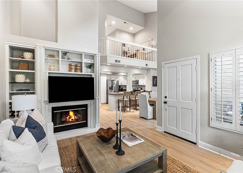 1st image of 4 Nightingale Dr
