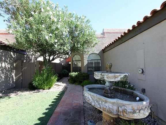 2nd image of 4054 E Paradise Dr