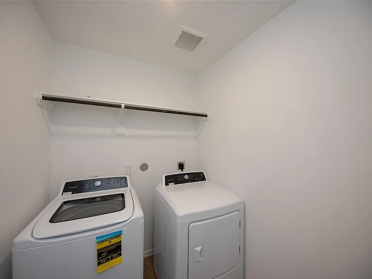 7235 Gorrian — Photo 20