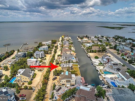 4th image of 150 Long Beach Blvd #C