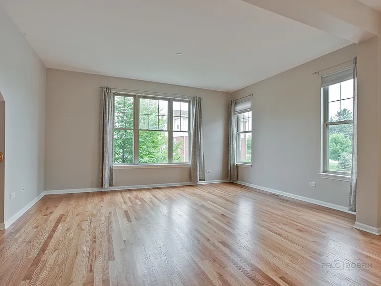 1194 Danforth Ct — Photo 7
