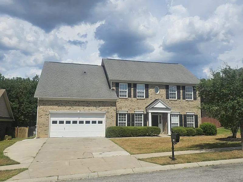 228 E Casterton Dr