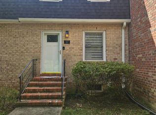 17 Watkins Park Dr #9, Upper Marlboro, MD 20774