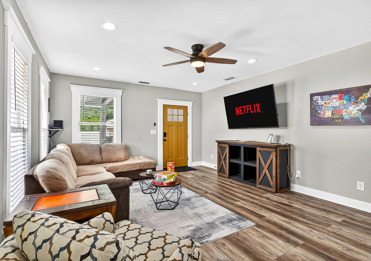 Rest & Recharge | Modern Comfort Near Downtown — Photo 1