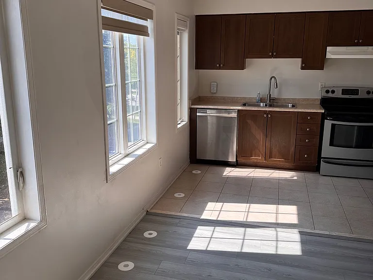 3 Oakmoor Ln — Photo 4