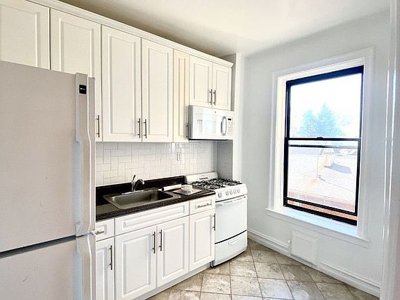 4th image of 35-06 169th St #3A