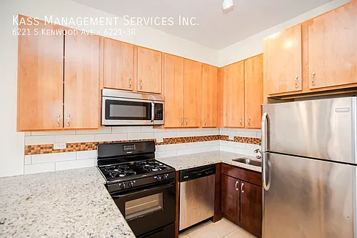 6221 S Kenwood Ave #3R Photo 1