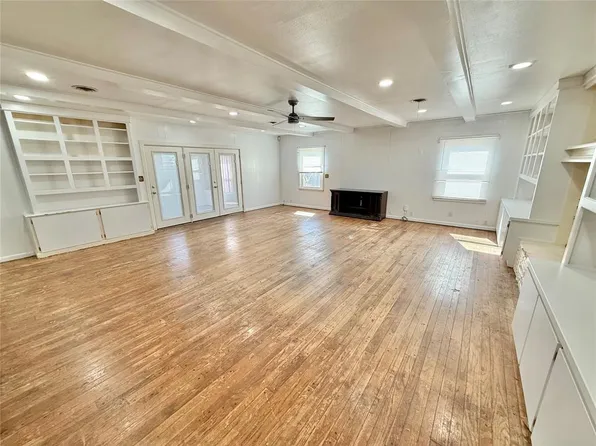 1504 N Hudson St, Altus, OK 73521