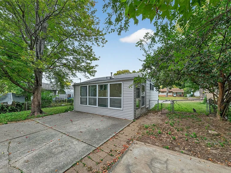 138 Grampian Rd — Photo 20