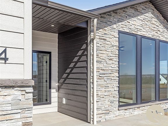 4th image of 2164 Greenbriar Rd