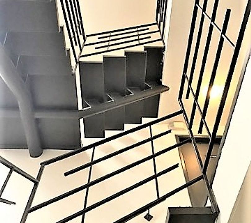Building Photo 2