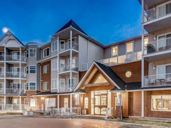 8 S Prestwick Pond Ter SE #327, Calgary, AB T2Z 4P3