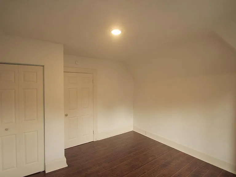 419 Peebles St #3 — Photo 8