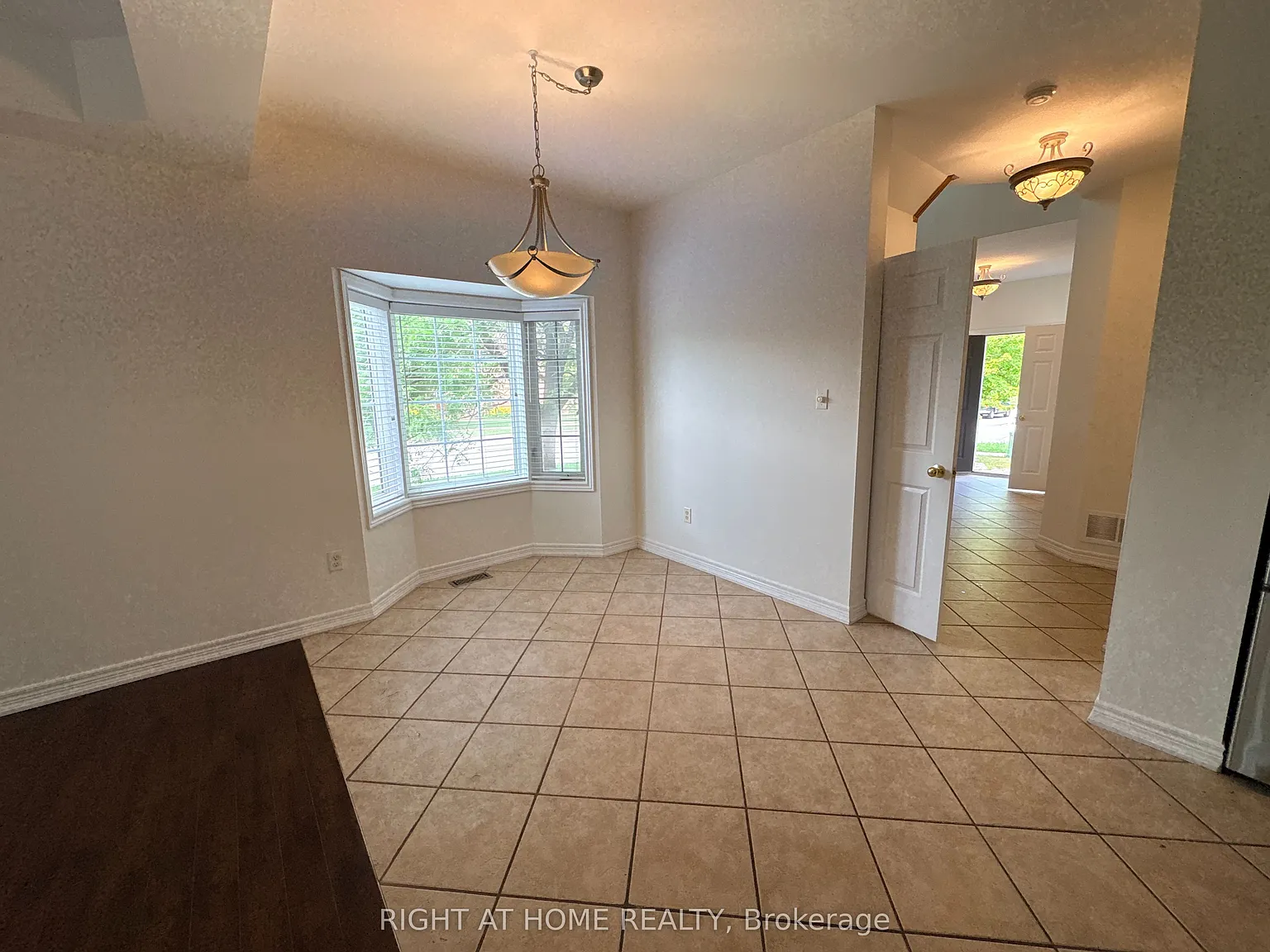 3 bed, $3,500 — Photo 4