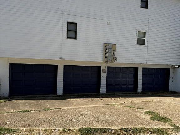 2nd image of 402 W Jackson St Unit 8