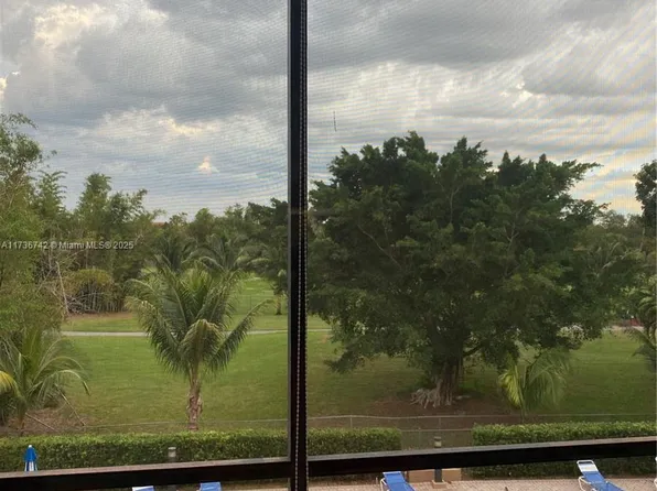 4040 N Hills Dr APT 32, Hollywood, FL 33021