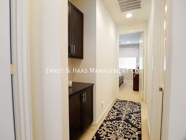 5777 Acacia Ln — Photo 15
