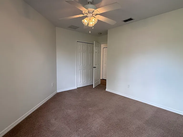 515 S Valencia Cir SW — Photo 18